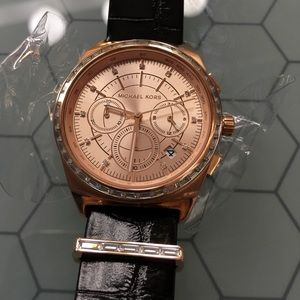 NEW Michael Kors Rose Gold Genuine Leather watch✨